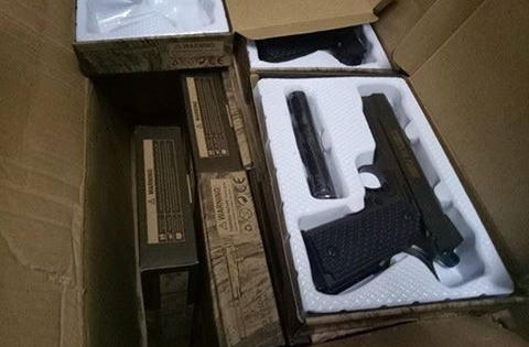 Hà Nội: Phát hiện hơn 100 khẩu súng đồ chơi có độ sát thương cao