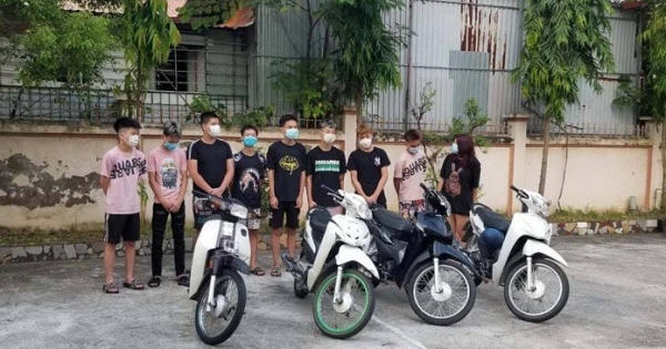 Con tụ tập lạng lách, "thông chốt" mùa dịch, bố mẹ phải đến nộp phạt đón về