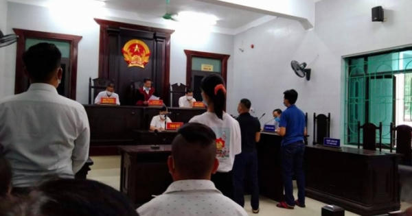 Hoãn phiên toà nhóm đối tượng xâm phạm chỗ ở của người dân Hoãn phiên toà nhóm đối tượng xâm phạm chỗ ở của người dân