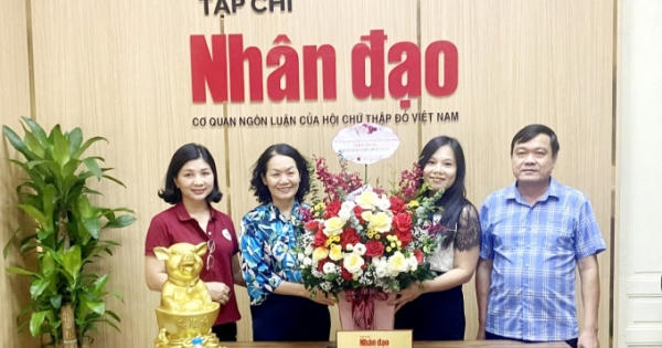 Chủ tịch Hội Chữ Thập đỏ Việt Nam chúc mừng các cơ quan báo chí Hội nhân dịp 21/6 Chủ tịch Hội Chữ Thập đỏ Việt Nam chúc mừng các cơ quan báo chí Hội nhân dịp 21/6