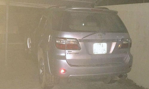 Đi trộm chó trên chiếc ô tô tiền tỉ