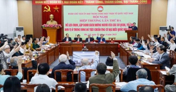 Thông qua danh sách 205 người ứng cử đại biểu Quốc hội tại các cơ quan Trung ương Thông qua danh sách 205 người ứng cử đại biểu Quốc hội tại các cơ quan Trung ương
