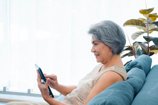 Người 60 tuổi và hội chứng “sợ không bắt kịp"