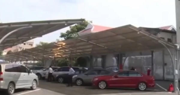 Hàng nghìn xe quá niên hạn vẫn được bày bán công khai