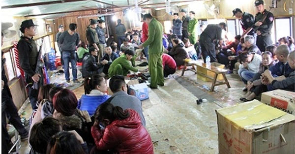 Lào Cai: Bắt 62 đối tượng tổ chức đánh bạc trên sông