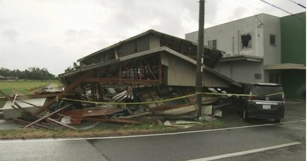 Nhật Bản: 11 người tử thiệt mạng, hơn 600 người bị thương do bão Jebi Nhật Bản: 11 người tử thiệt mạng, hơn 600 người bị thương do bão Jebi