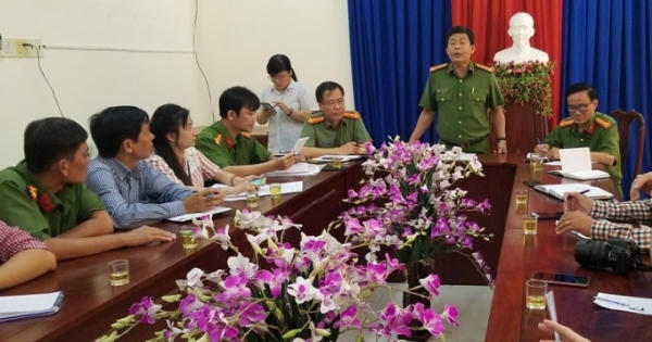'Bắt 2 cán bộ Cà Mau không liên quan vụ kiện Chủ tịch tỉnh'