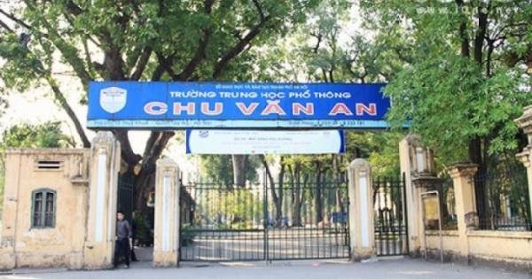 Hà Nội: Núp bóng sinh hoạt CLB, trường THPT Chu Văn An thu tiền học thêm Hà Nội: Núp bóng sinh hoạt CLB, trường THPT Chu Văn An thu tiền học thêm