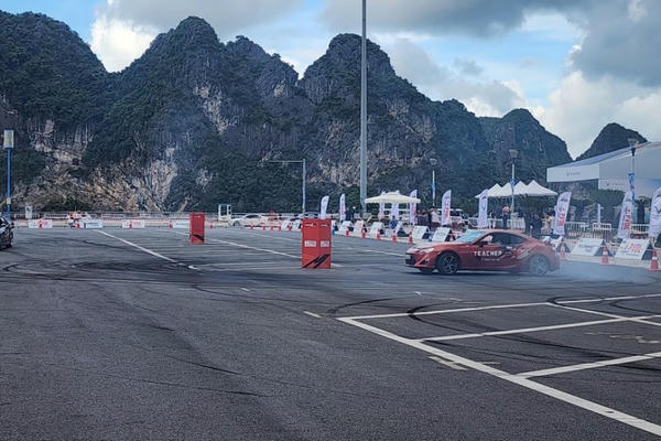 Lần đầu tiên diễn ra Lễ hội xe - Fun Wheels Festival Hạ Long tại Quảng Ninh Lần đầu tiên diễn ra Lễ hội xe - Fun Wheels Festival Hạ Long tại Quảng Ninh