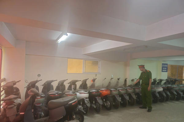 Triệt phá đường dây sản xuất, buôn bán xe máy điện giả
