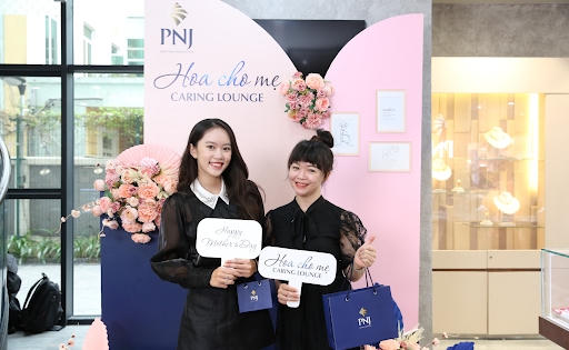 Trải nghiệm Caring Lounge tại PNJ Next - Ý tưởng đột phá cho Ngày của Mẹ 2022 Trải nghiệm Caring Lounge tại PNJ Next - Ý tưởng đột phá cho Ngày của Mẹ 2022