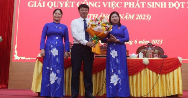 Phê chuẩn bầu, miễn nhiệm Phó Chủ tịch UBND tỉnh Bắc Kạn Phê chuẩn bầu, miễn nhiệm Phó Chủ tịch UBND tỉnh Bắc Kạn