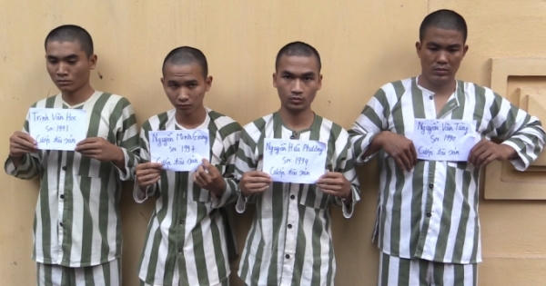 Bình Dương: Khởi tố 4 đối tượng giả danh CSHS để cướp tài sản