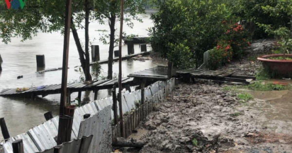 Nửa đêm nhà trôi ra giữa sông, người dân Hậu Giang lo lắng