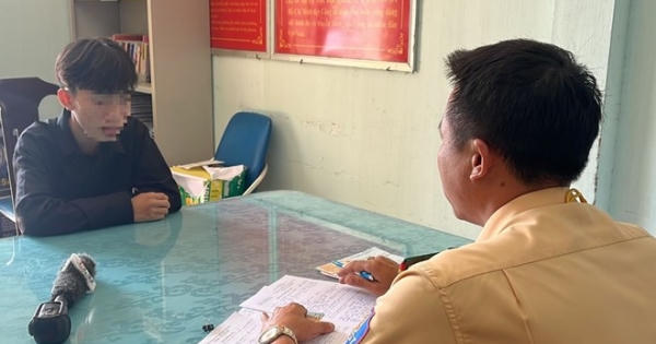 Không có tiền đóng phạt, thanh niên cả gan vào bãi trộm lại mô tô Không có tiền đóng phạt, thanh niên cả gan vào bãi trộm lại mô tô