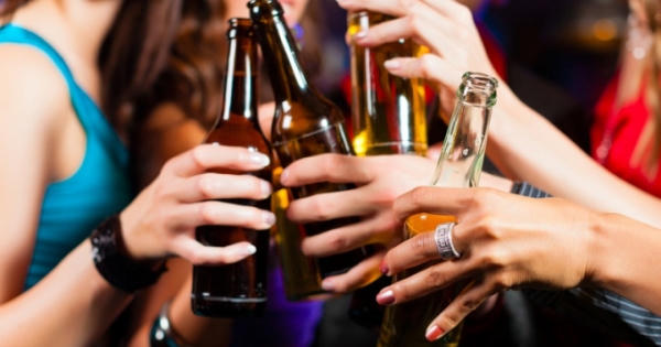 Cuối năm... mất mạng trên bàn nhậu tất niên