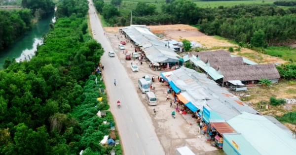 Cận cảnh tàn sát chim trời ở chợ chim lớn nhất Miền Tây