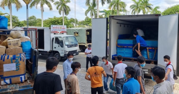 Nối dài "những chuyến xe chở nặng nghĩa tình"