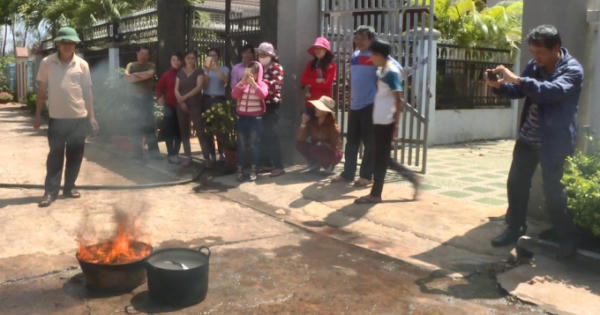 Đắk Lắk: Hàng chục hộ dân lo lắng vì nước sinh hoạt nhiễm xăng dầu