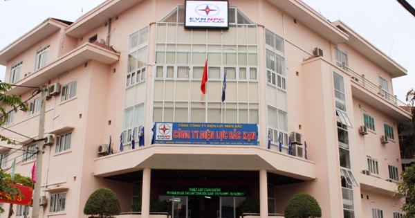 Công ty Điện lực Bắc Kạn lý giải về nguyên nhân doanh nghiệp trúng thầu với giá… Siêu tiết kiệm