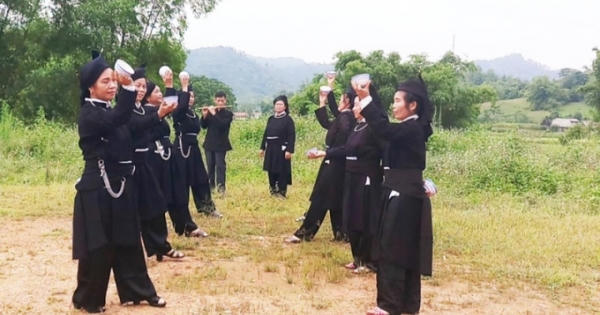 Nỗ lực giữ gìn những vũ điệu dân gian độc đáo