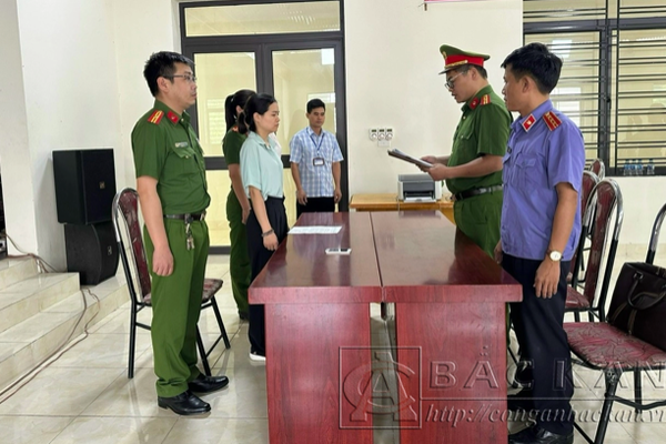 Bắc Kạn: Bắt Kế toán Ban Quản lý dự án đầu tư công trình xây dựng huyện Ba Bể