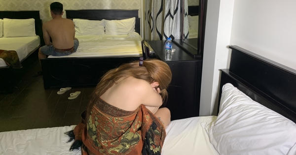 "Đột kích" khách sạn, bắt quả tang nhóm tiếp viên đang có hành vi mua, bán dâm