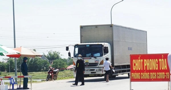 Giãn cách xã hội: Nơi lúng túng thông thương, chỗ "đánh đố" tài xế