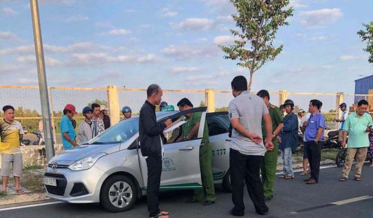 Truy tìm 2 đối tượng dùng dao cứa cổ tài xế taxi