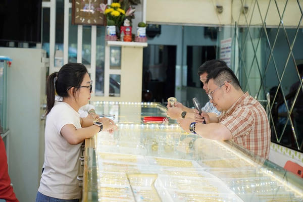 Phạt 3 cơ sở kinh doanh vàng có hàm lượng thấp hơn mức công bố