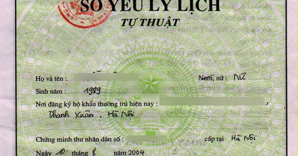 Có thể nhờ người quen chứng thực sơ yếu lý lịch không?