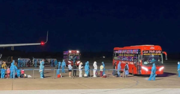 Nghệ An: Chuyến bay đầu tiên chở 231 công dân từ TP Hồ Chí Minh "hồi hương" an toàn