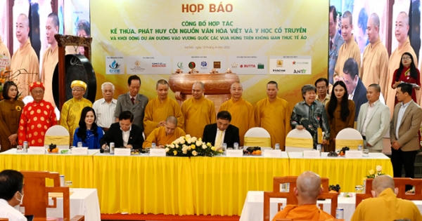 Công bố hợp tác, kế thừa, phát huy cội nguồn văn hóa Việt và Y học cổ truyền