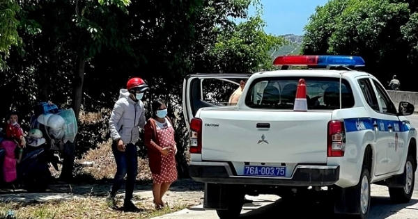 Quảng Ngãi: Cảnh sát giao thông hỗ trợ thai phụ ngoài tỉnh đi cấp cứu