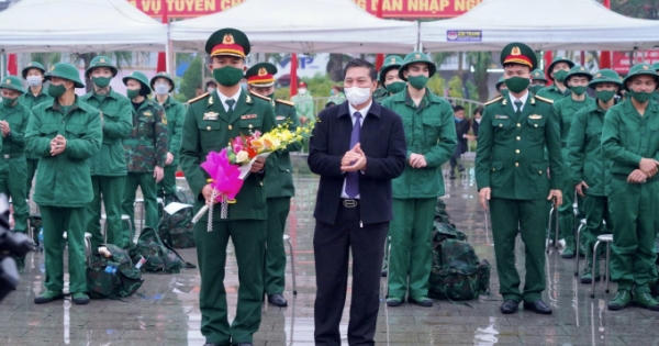 Thanh niên Hải Phòng nô nức lên đường nhập ngũ