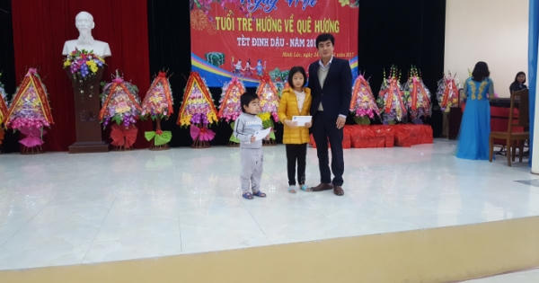 Thanh Hóa: Nhiều phần quà Tết được trao tại Ngày hội "Tuổi trẻ hướng về quê hương"