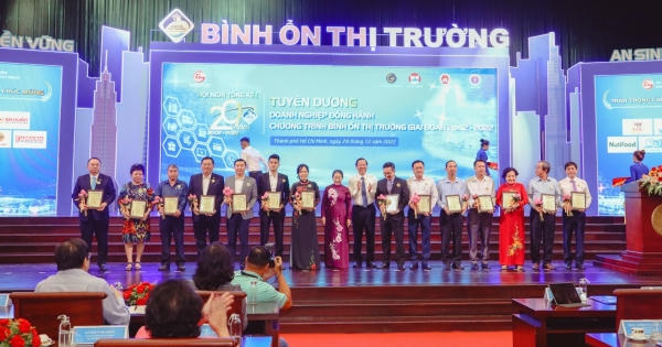 C.P. Việt Nam được vinh danh tại Hội nghị Tổng kết 20 năm thực hiện chương trình Bình ổn thị trường