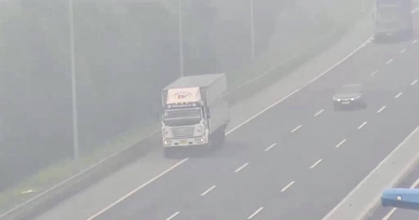 Xử lý nghiêm tài xế lùi xe trên cao tốc Hà Nội - Hải Phòng