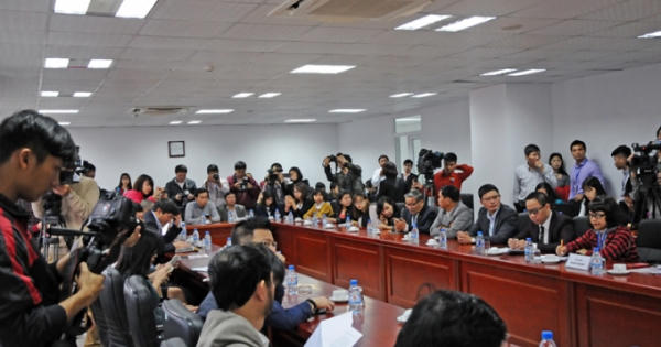 Giao lưu Báo chí truyền thông: Khủng hoảng truyền thông vì không được quan tâm đúng mức