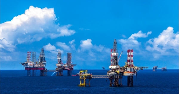 Giá dầu lao dốc, đối mặt tình huống chưa từng có Giá dầu lao dốc, đối mặt tình huống chưa từng có