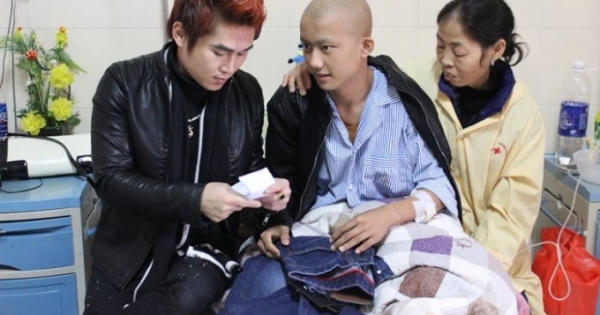 Chàng ca sĩ “biến” ước mơ của cậu bé ung thư thành hiện thực Chàng ca sĩ “biến” ước mơ của cậu bé ung thư thành hiện thực