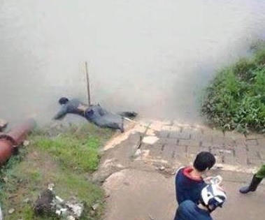 Phát hiện xác nam thanh niên trôi dạt dưới chân cầu Hàm Rồng