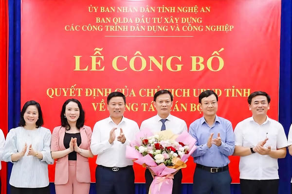 Ông Vương Đình Nhuận giữ chức Giám đốc Ban QLDA ĐTXD công trình dân dụng và công nghiệp tỉnh Nghệ An