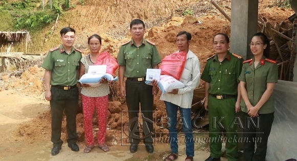 Công an tỉnh Bắc Kạn - Gương sáng trong phong trào nhân ái Công an tỉnh Bắc Kạn - Gương sáng trong phong trào nhân ái