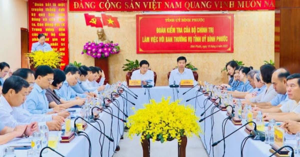 Đoàn kiểm tra của Bộ Chính trị kiểm tra công tác cán bộ tại Bình Phước