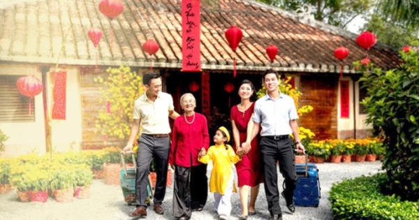 Mình ăn Tết hay Tết 'ăn mình'?