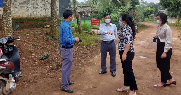 Đôi vợ chồng ở Nghệ An từ bệnh viện về nhà, xét nghiệm xác định mắc Covid-19 Đôi vợ chồng ở Nghệ An từ bệnh viện về nhà, xét nghiệm xác định mắc Covid-19