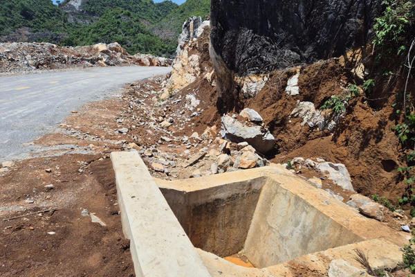 Điện Biên: Cận cảnh tuyến đường hơn 144 tỷ đồng có dấu hiệu thi công và đổ thải không đúng quy định