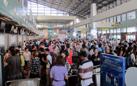 Hành khách đi máy bay đến trước 3 giờ đồng hồ để hạn chế quá tải