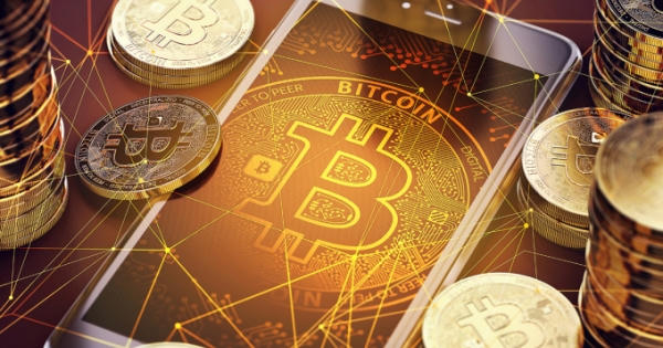 Giá Bitcoin hôm nay 14/4: Tăng nhanh, vượt qua cột mốc 8.000 USD